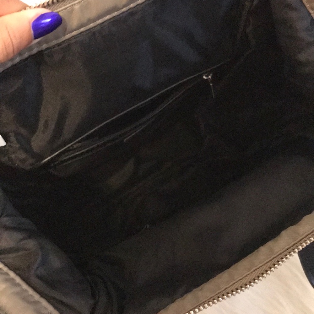 Backpack - Picture 5 of 8
